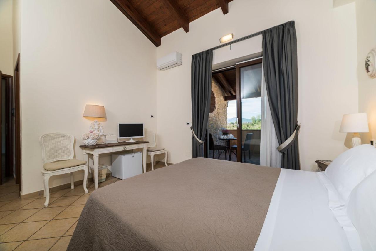 Tenuta D'Amore San Mango Piemonte Buitenkant foto
